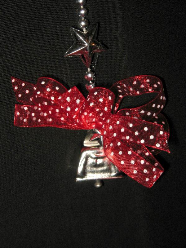 star_chain_bow_bell.jpg